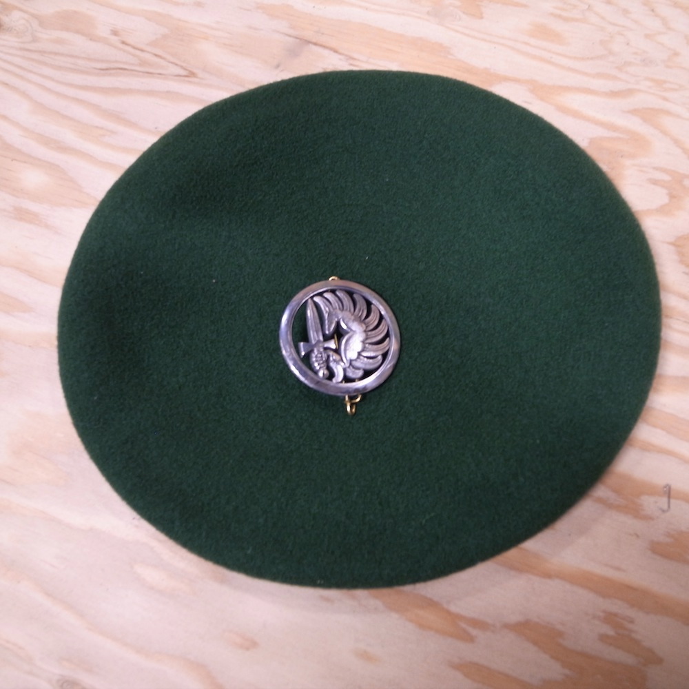 最強タッグ！フランス軍ベレー帽ベレー章の組み合わせ色々 | デポリュテスのミリタリーブログ